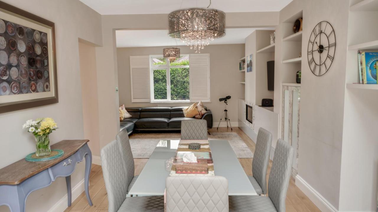 Cosy Luxurious Family Home Лондон Екстериор снимка