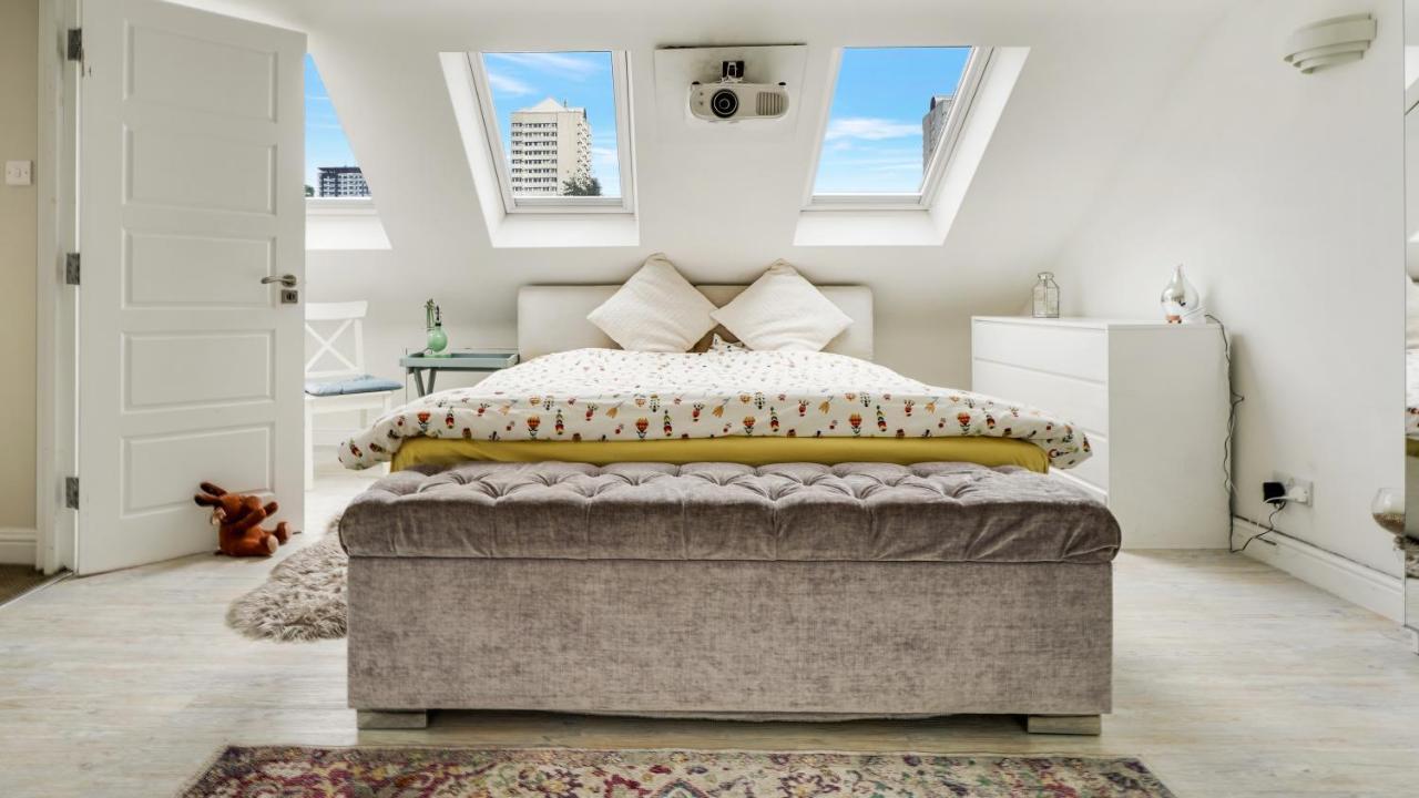 Cosy Luxurious Family Home Лондон Екстериор снимка