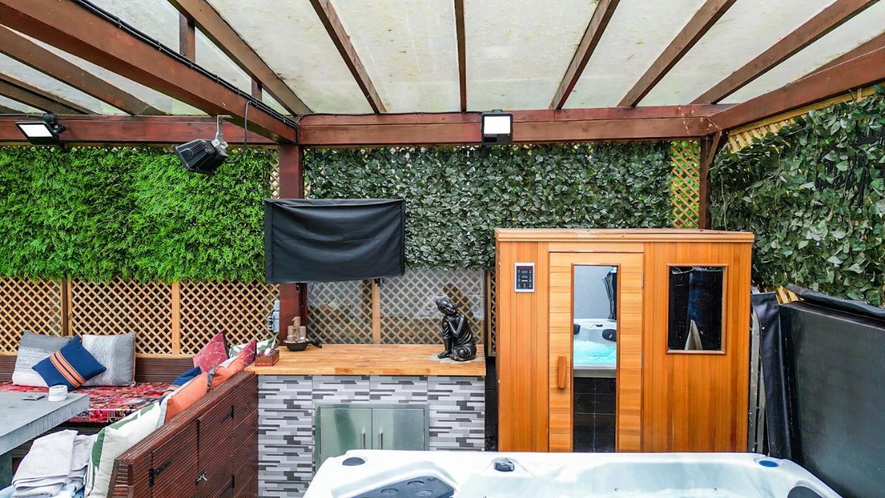 Cosy Luxurious Family Home Лондон Екстериор снимка